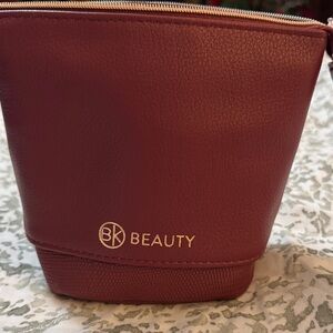 BK Beauty Brush/Cosmetic Bag NWOT